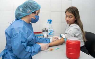 Prevención y detección temprana: la importancia de los exámenes laborales de laboratorio